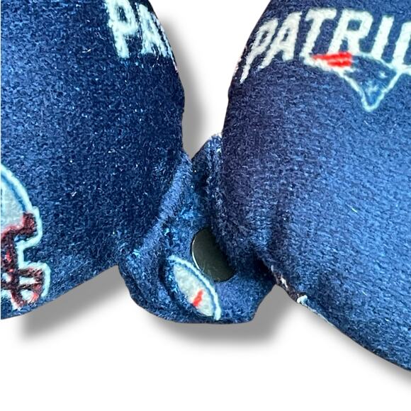 New England Patriots Neck Pillow Travel Plane Car NFL Vacation Blue Snap Closure - Picture 3 of 9